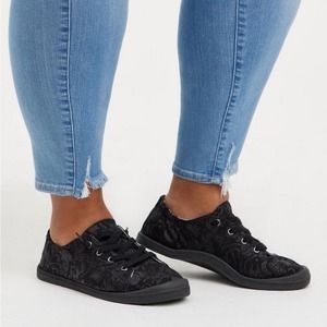 Riley - Disney Villains Sneaker (WW) Sz 8.5